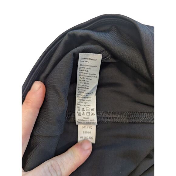 Women’s Spanx Faux Leather Matte Camo Leggings Size Small Petite - Picture 10 of 10